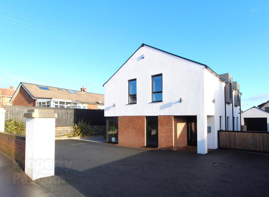 62a Pond Park Road, Lisburn, BT28 3JZ photo