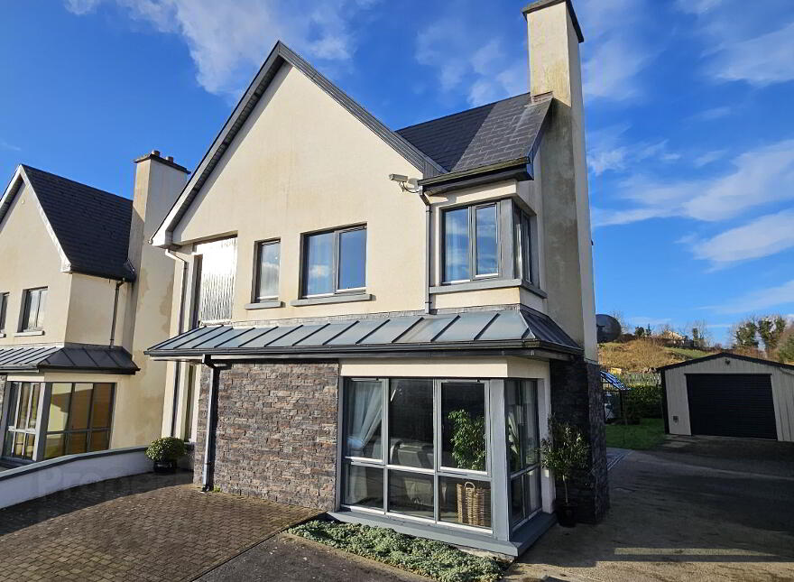 9 Allenbrooke, Drumshanbo, N41WF84 photo