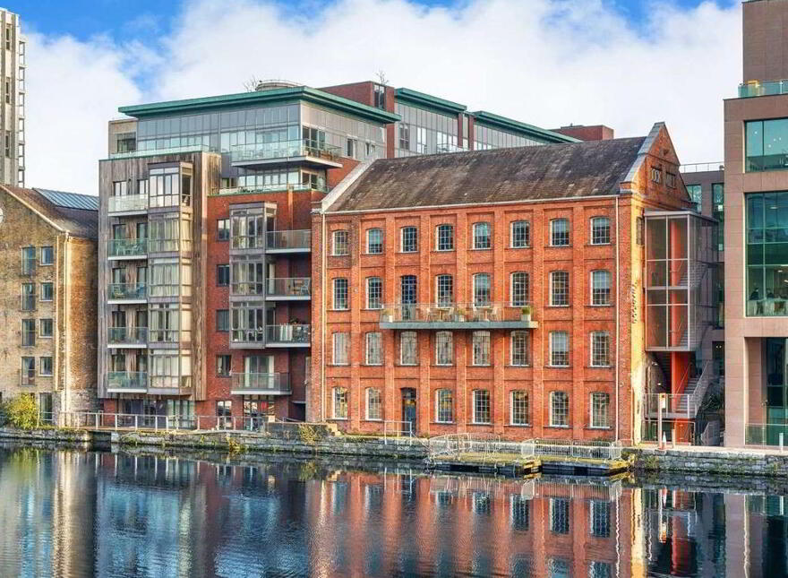 Apartment 12 The Dock Mill Grand Mill Quay, Barrow Street, Dublin, D04PR64 photo