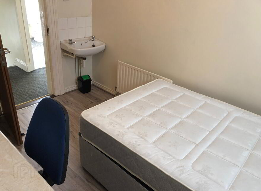 32 Canterbury Street, Belfast, BT7 1LB