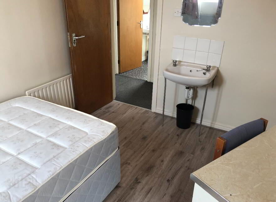 32 Canterbury Street, Belfast, BT7 1LB