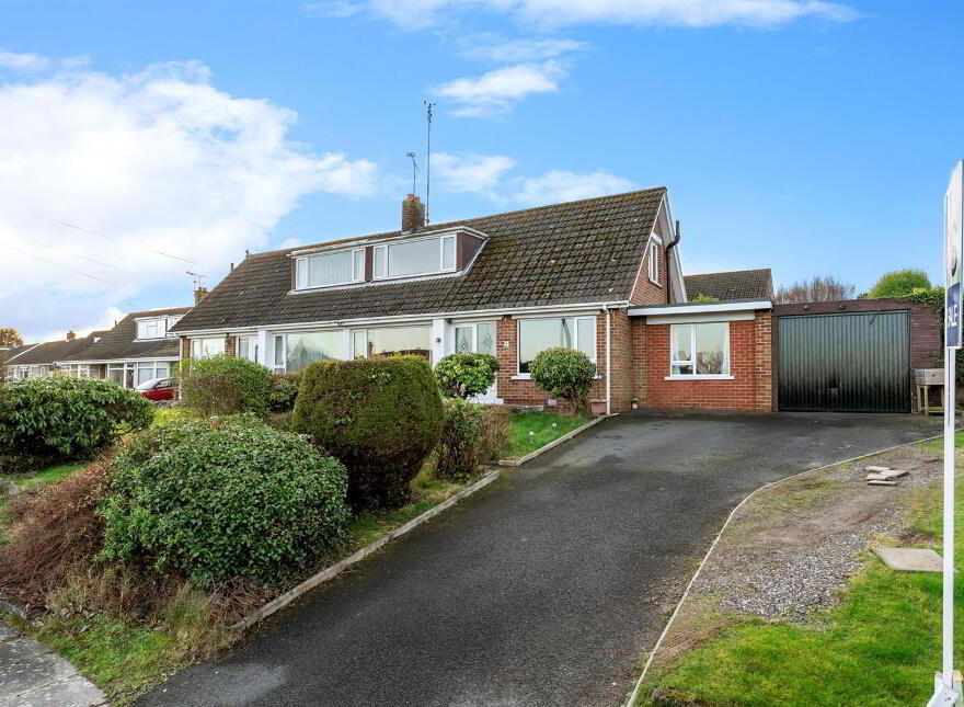 2 Innisfayle Crescent, Bangor, BT19 1DT photo