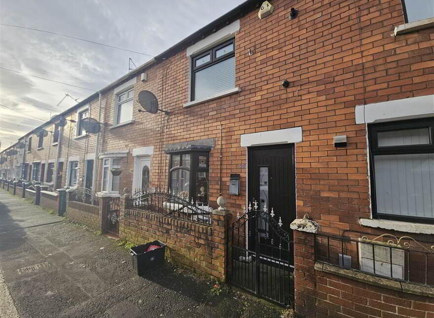 68 Iris Drive, Belfast, BT12 7BL photo