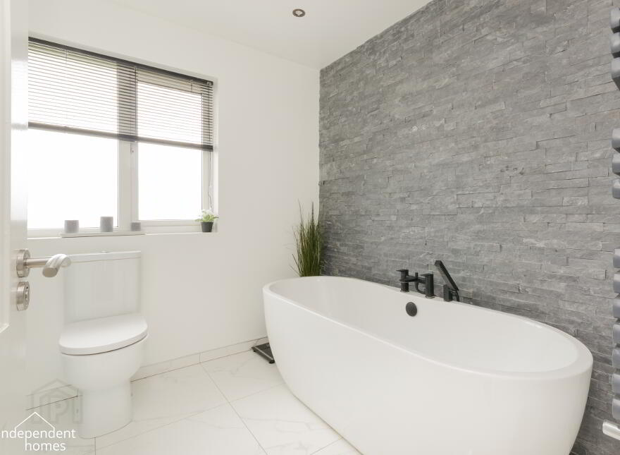 62 The Beeches, Larne, BT40 2DW