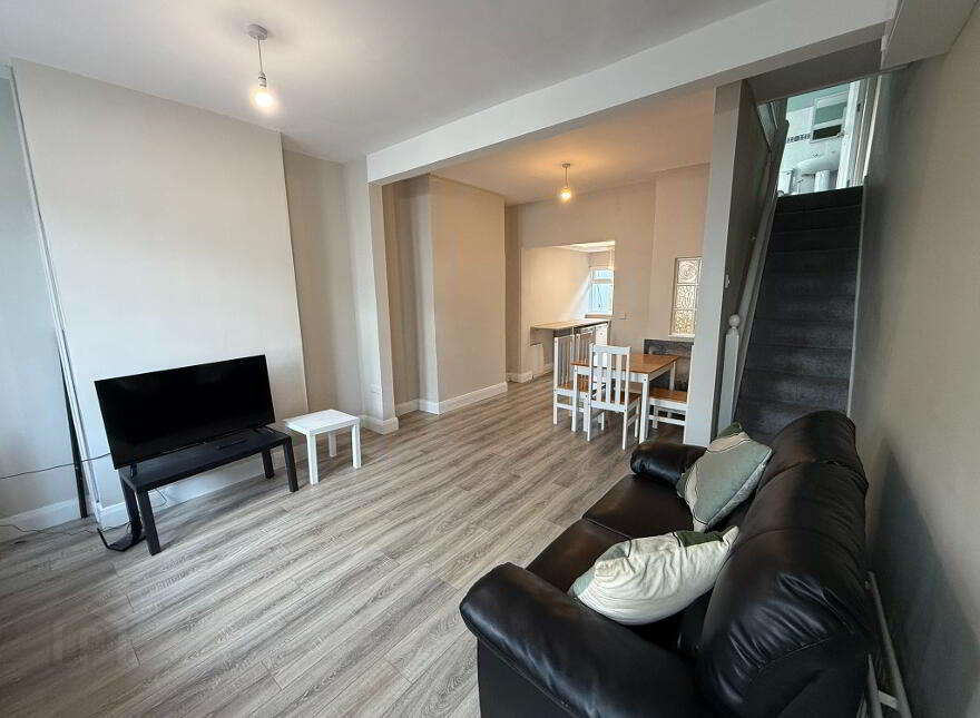 71 Downshire Road, Holywood, BT18 9LY