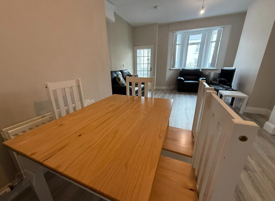 71 Downshire Road, Holywood, BT18 9LY