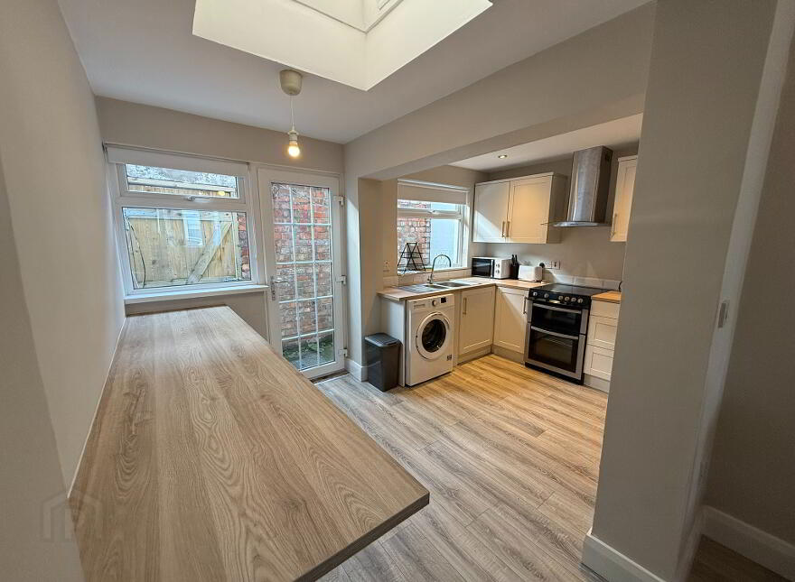 71 Downshire Road, Holywood, BT18 9LY