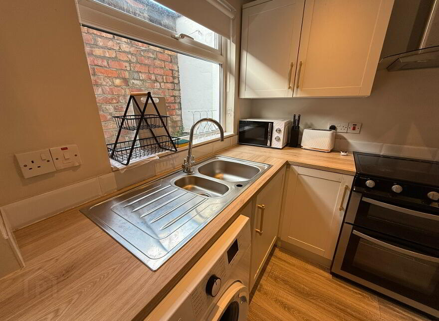 71 Downshire Road, Holywood, BT18 9LY