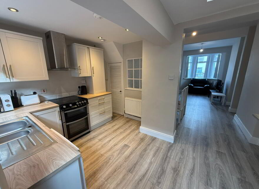 71 Downshire Road, Holywood, BT18 9LY