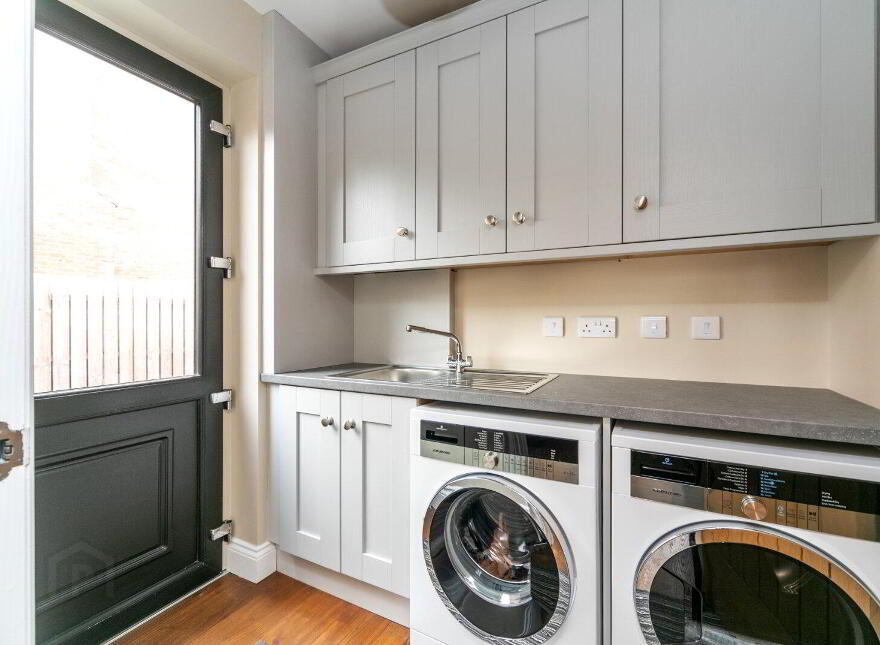 12 Belgravia Court, Hillsborough, BT26 6TQ