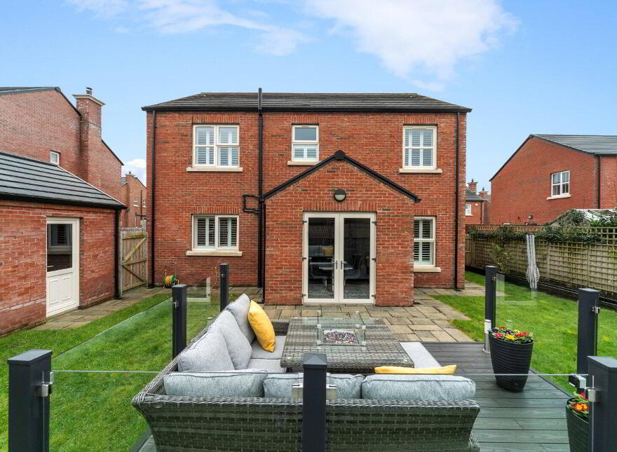 12 Belgravia Court, Hillsborough, BT26 6TQ