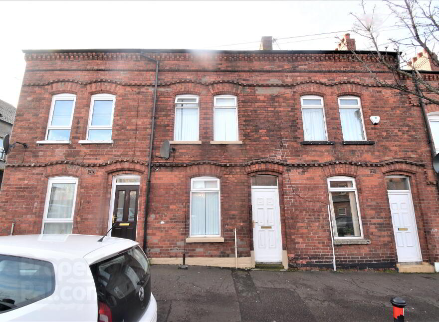 (hmo Registered), 251 Roden Street, Donegall Road, Belfast South, Belfast, BT12 5QB photo