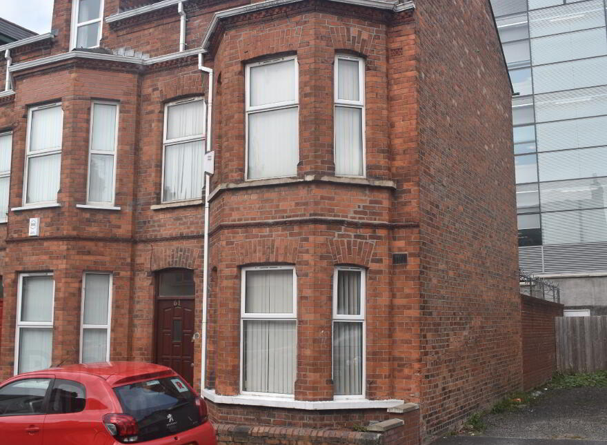 (hmo Registered), 61 Dunluce Avenue, Lisburn Road, Belfast South, Belfast, BT9 7AW photo