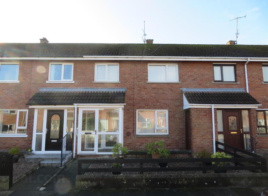 28 Glenavon Crescent, Lurgan, Craigavon, BT66 8JR photo