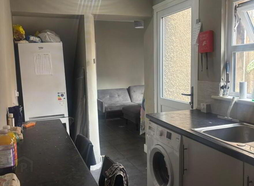 Room 3, 14 Beechmount Street, Belfast, BT12 7NG