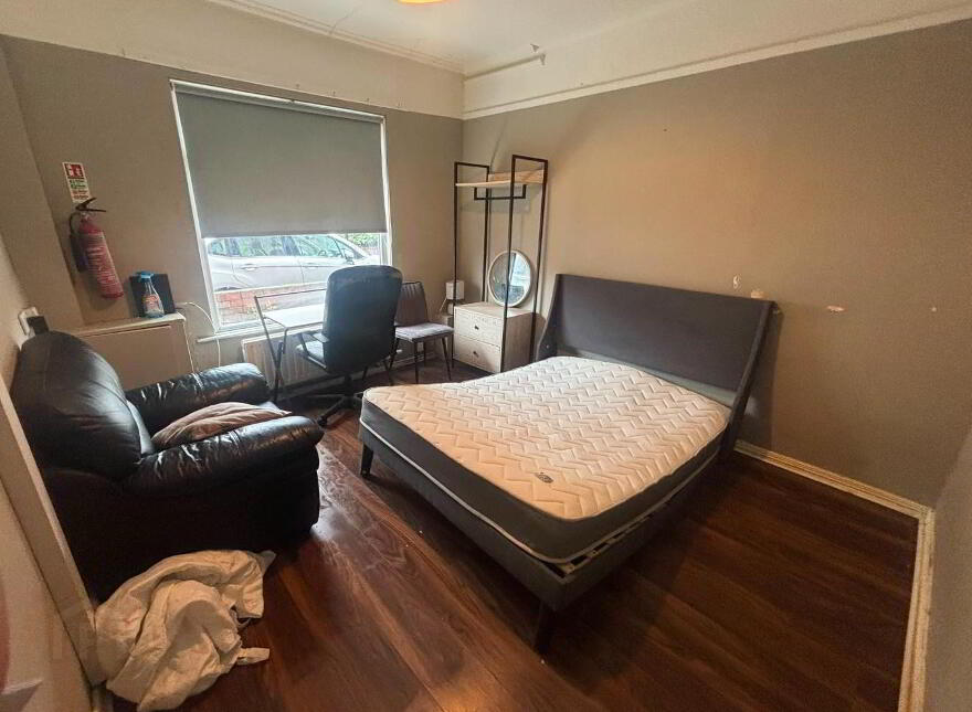 Rooms 1 & 3, 14 Beechmount Street, Belfast, BT12 7NG