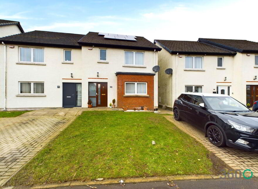 98 Phoenix Fields, Ballymena, BT42 2EZ photo