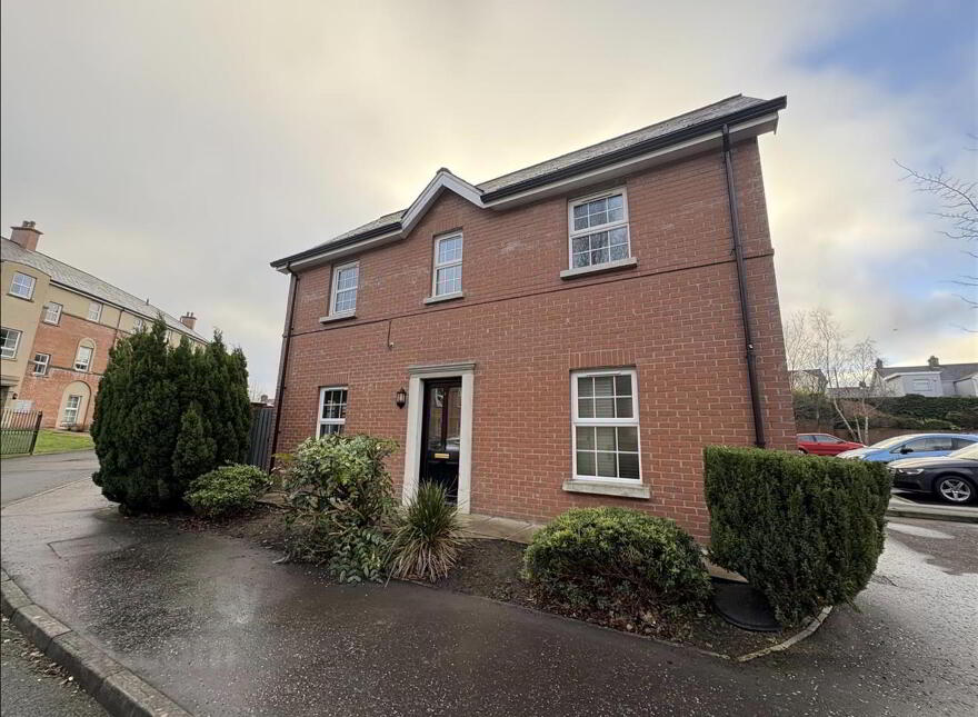 8 Milfort Mews, Dunmurry, Belfast, BT17 9JE photo