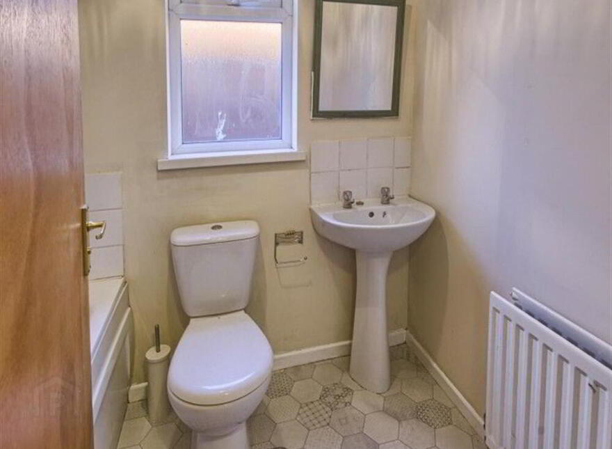 102 Tates Avenue, Belfast, BT9 7BZ