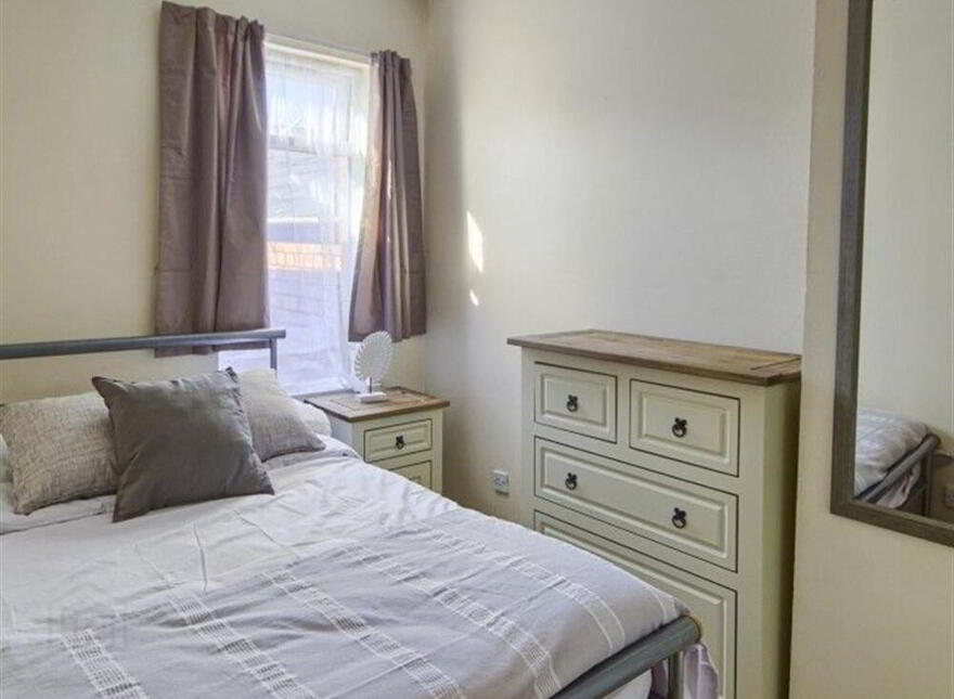 102 Tates Avenue, Belfast, BT9 7BZ