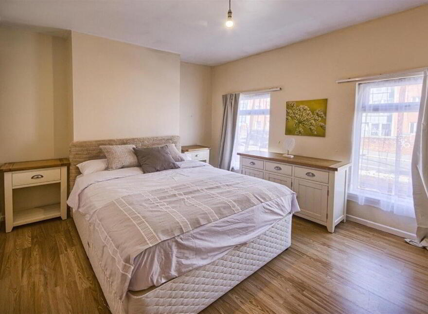 102 Tates Avenue, Belfast, BT9 7BZ