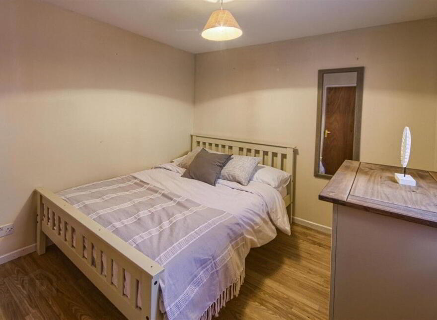 102 Tates Avenue, Belfast, BT9 7BZ