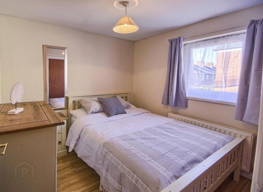 102 Tates Avenue, Belfast, BT9 7BZ