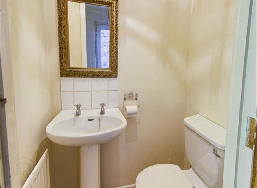 102 Tates Avenue, Belfast, BT9 7BZ