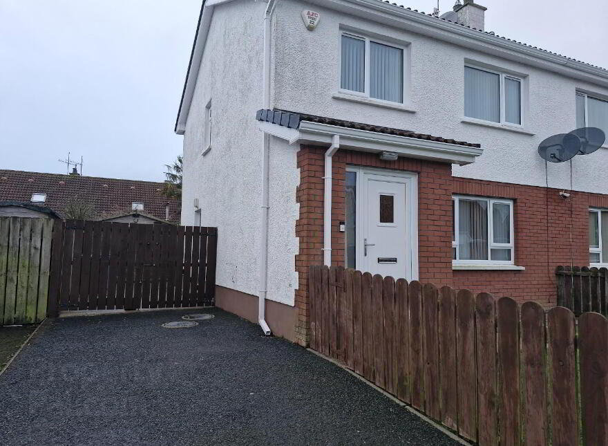 19 Conall Avenue, Warrenpoint, Newry, BT34 3LX photo