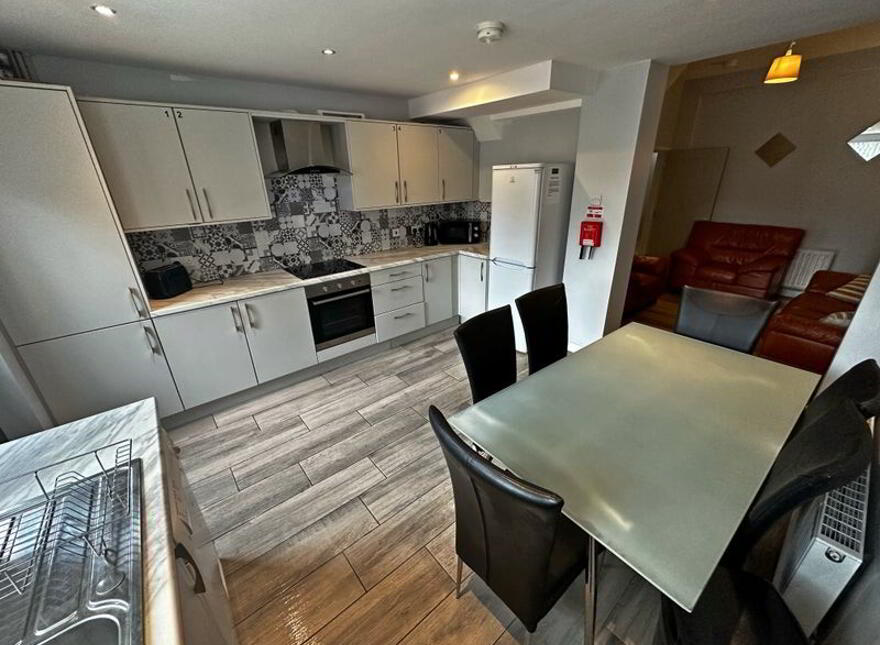 (hmo Registered), 141 Alexandra Park Avenue, Shore Road, Belfast North, Belfast, BT15 3ES