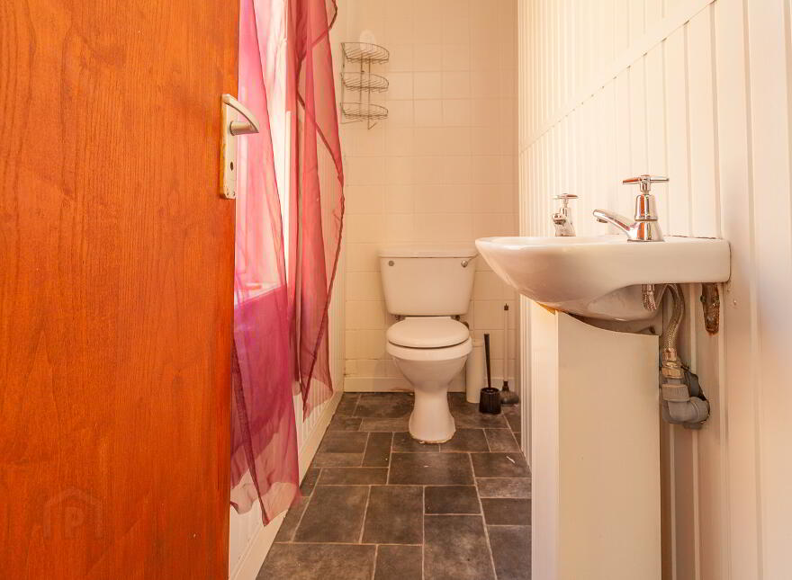 102 Dunluce Avenue, Lisburn Road, South Belfast, Belfast, BT9 7AZ