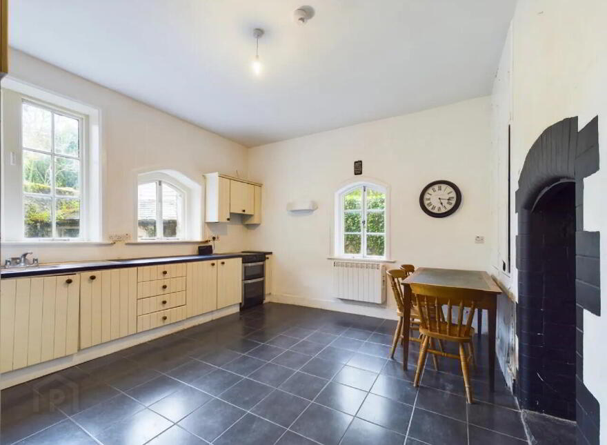 2 The Old Barracks, Dundrum, E34DY84