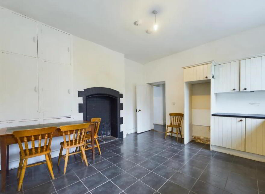 2 The Old Barracks, Dundrum, E34DY84