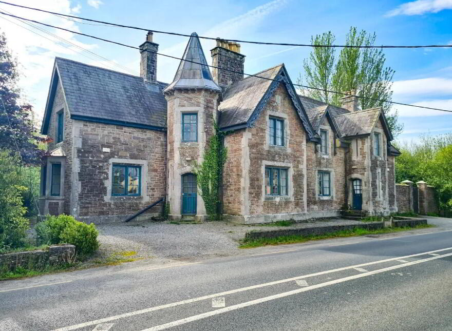2 The Old Barracks, Dundrum, E34DY84
