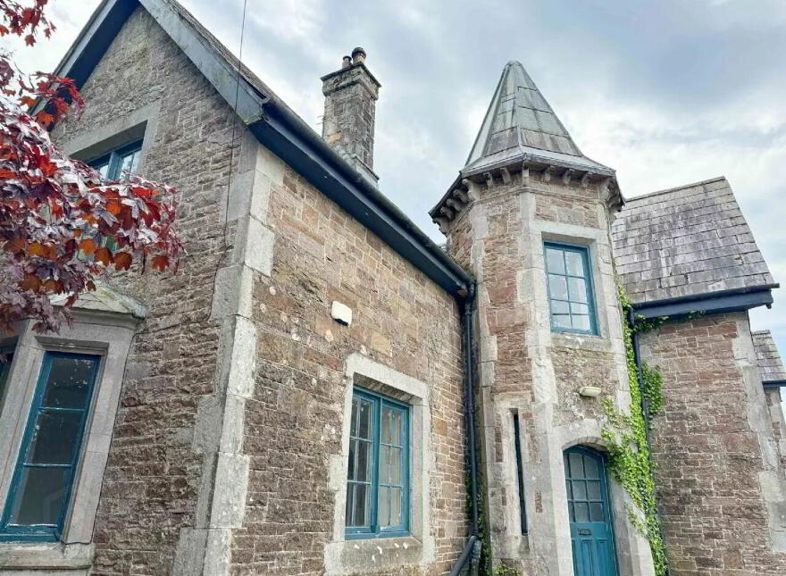 2 The Old Barracks, Dundrum, E34DY84
