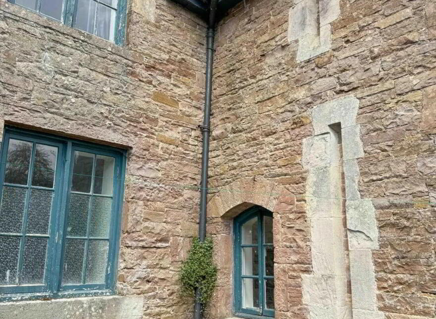 2 The Old Barracks, Dundrum, E34DY84