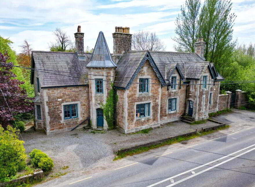 1 Old Barracks, Dundrum, E34E895 photo