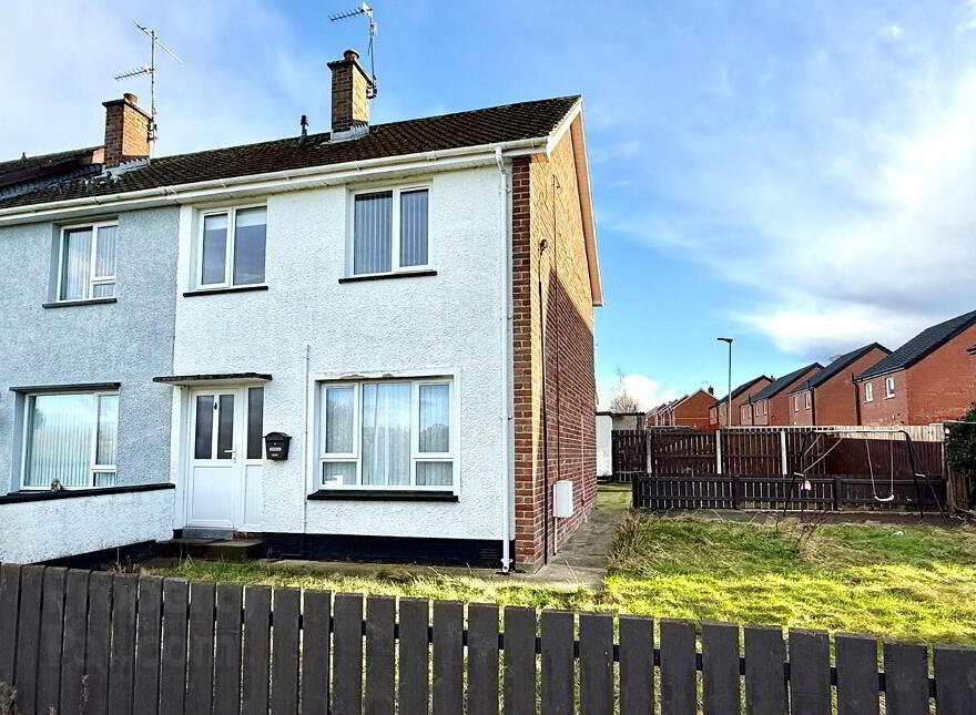 24 Hartmore Gardens, Portadown, BT62 4DS photo