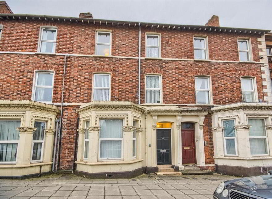 27 Stranmillis Road, Belfast, BT9 5AF photo