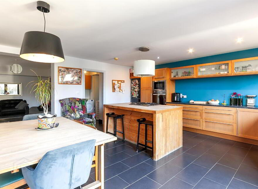 70 Priory Park, Belfast, BT10 0AG