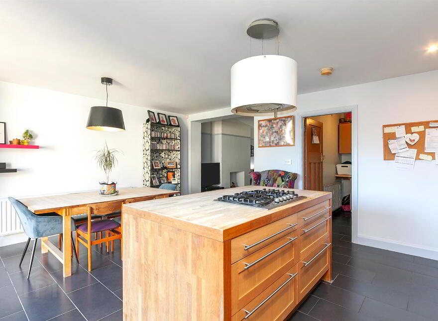 70 Priory Park, Belfast, BT10 0AG