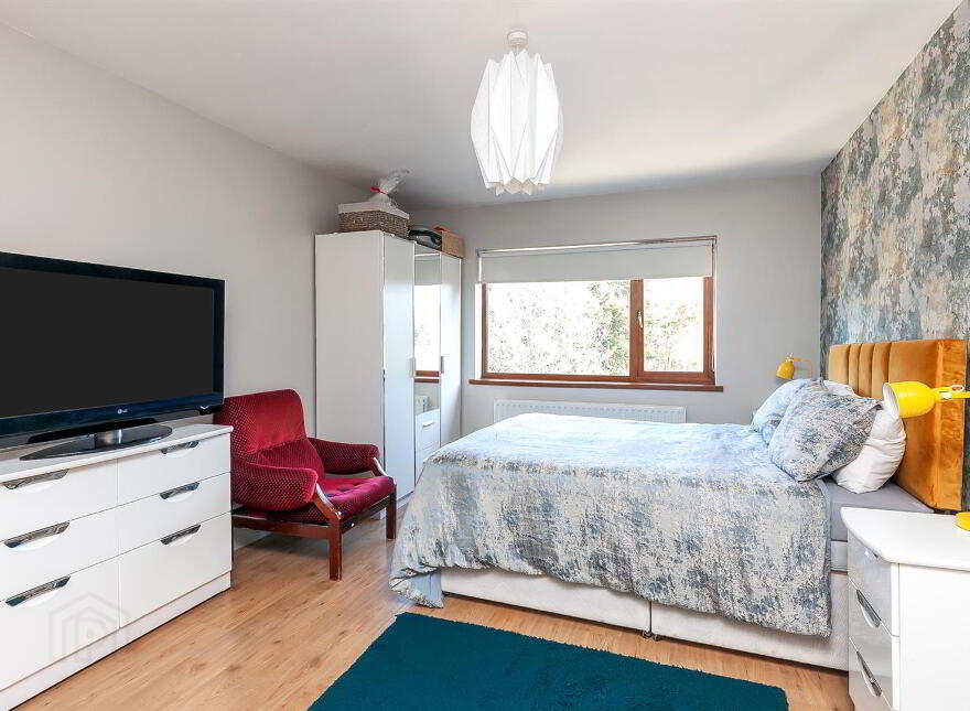 70 Priory Park, Belfast, BT10 0AG