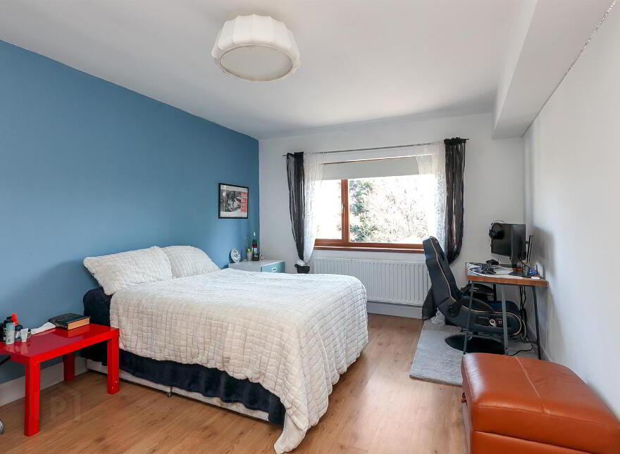 70 Priory Park, Belfast, BT10 0AG