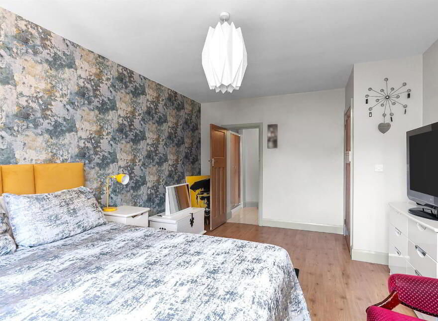 70 Priory Park, Belfast, BT10 0AG