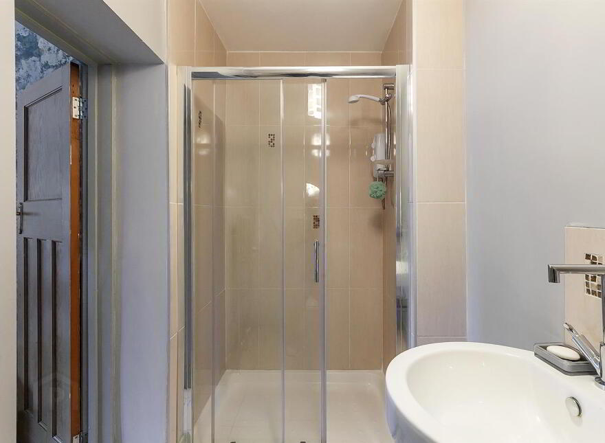 70 Priory Park, Belfast, BT10 0AG