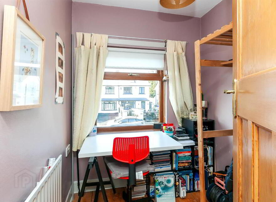 70 Priory Park, Belfast, BT10 0AG