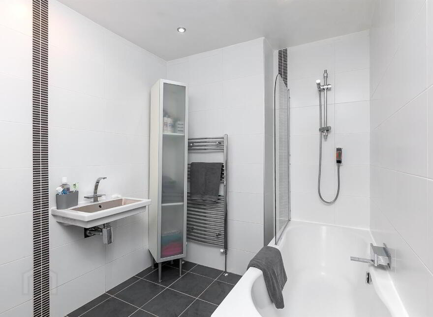 70 Priory Park, Belfast, BT10 0AG