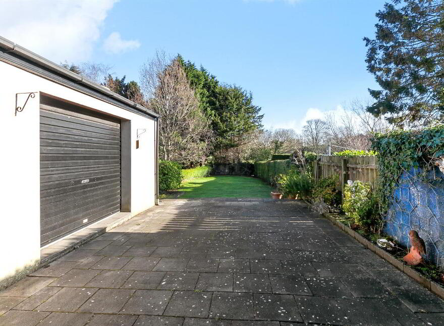 70 Priory Park, Belfast, BT10 0AG