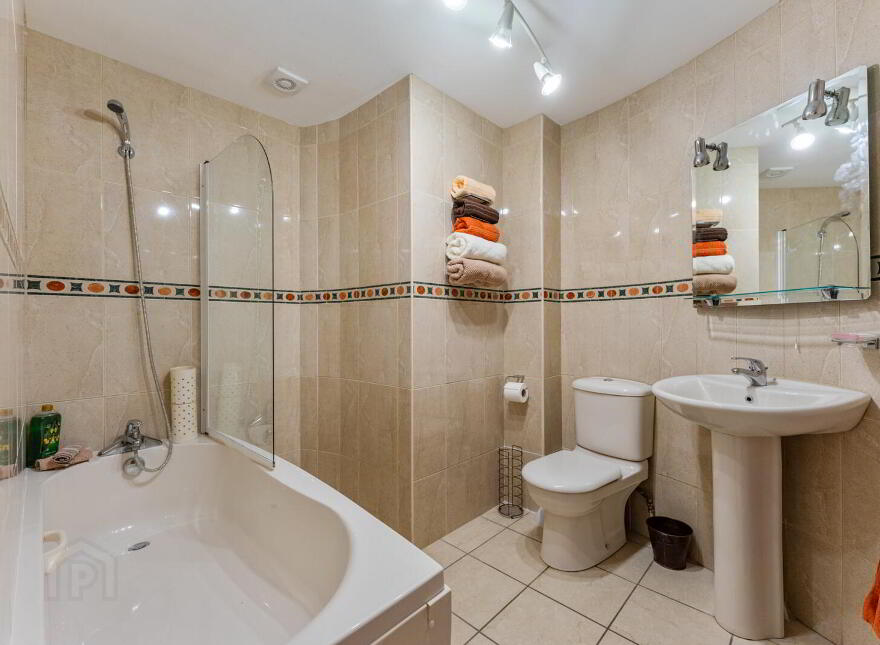 4 Warren Manor, Warren Road, Donaghadee, BT21 0QT
