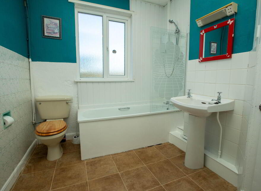 16 Dundrum Road, Newcastle, BT33 0BG